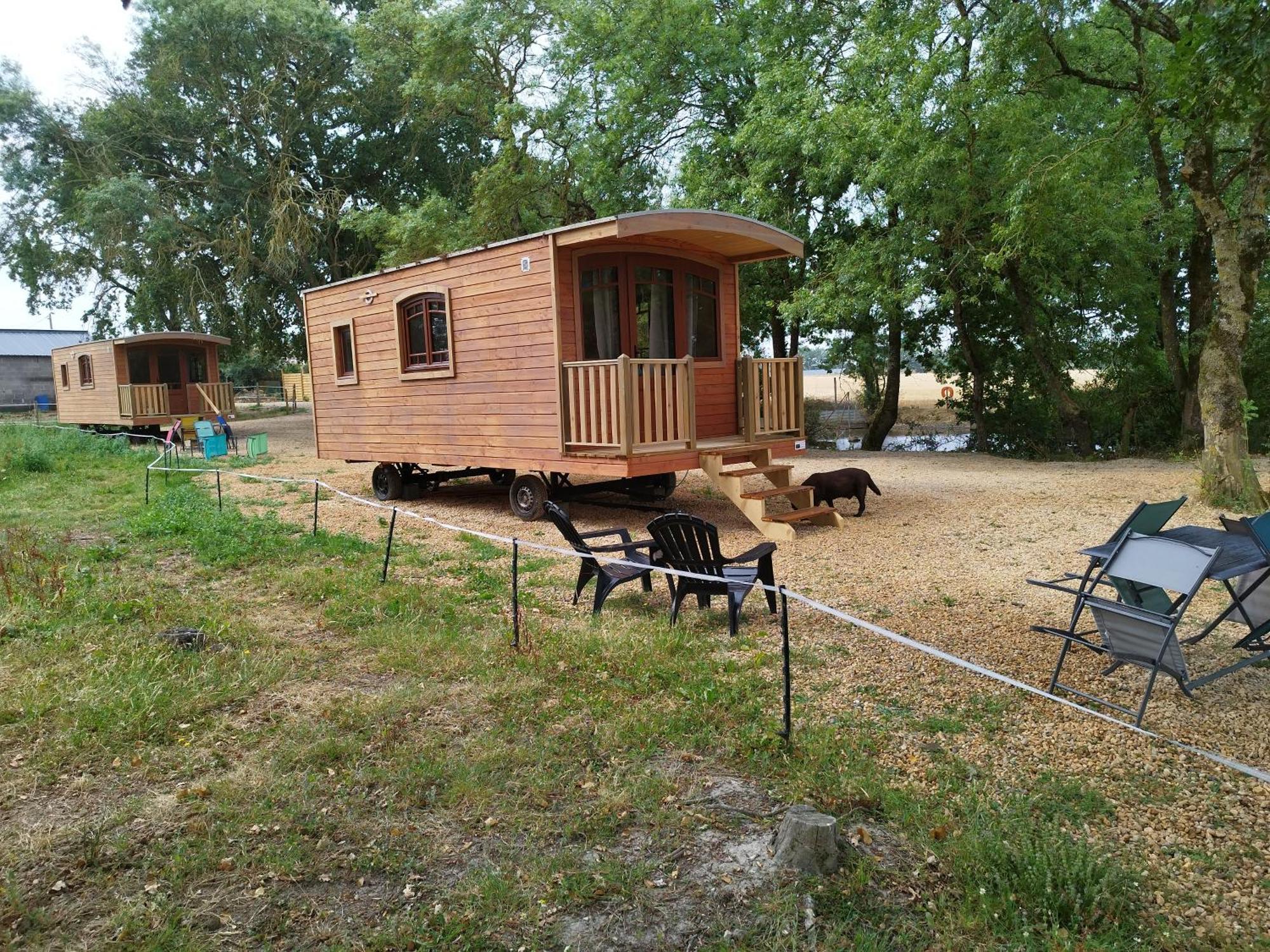 Roulotte Tout Confort A La Ferme Saint-Lumine-de-Coutais Exterior photo